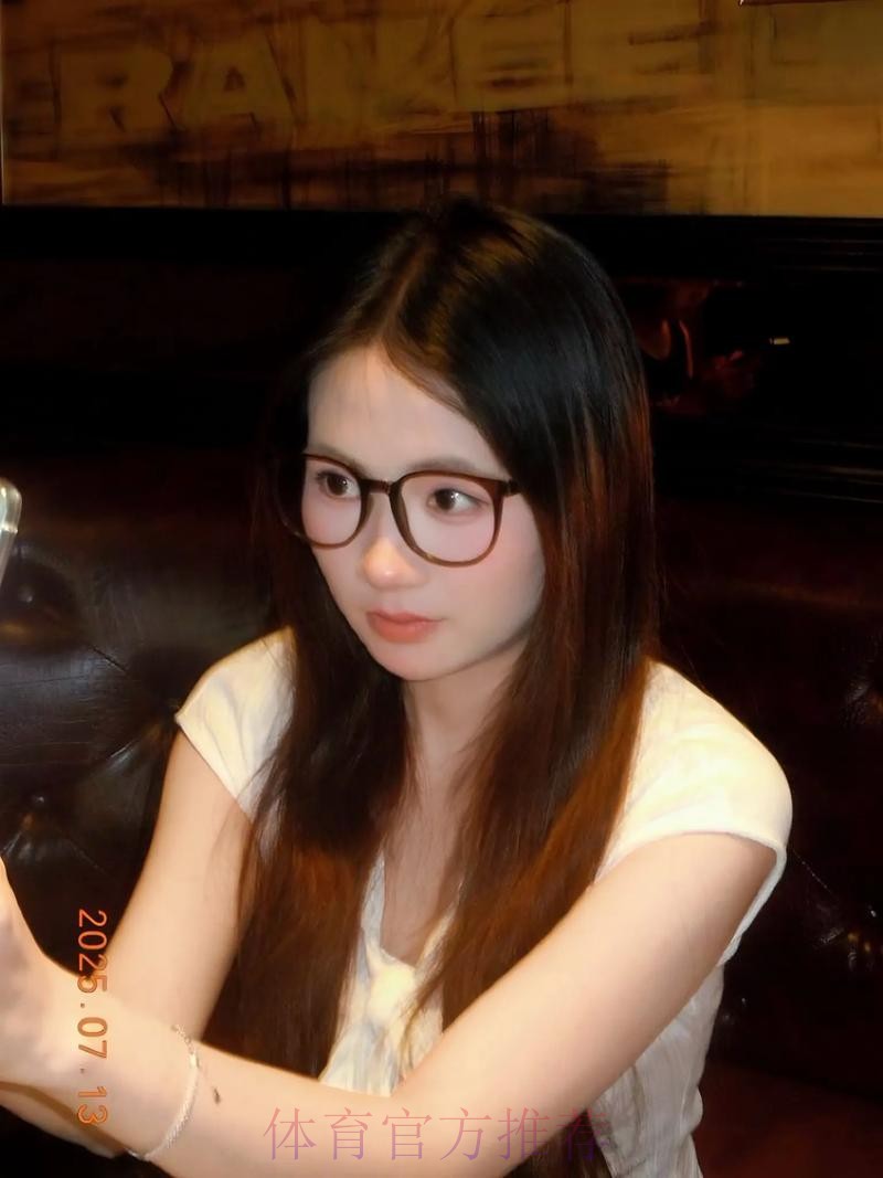 JDG分享拍摄日Vlog：又名小吉调皮日记，是开心拍摄的一天