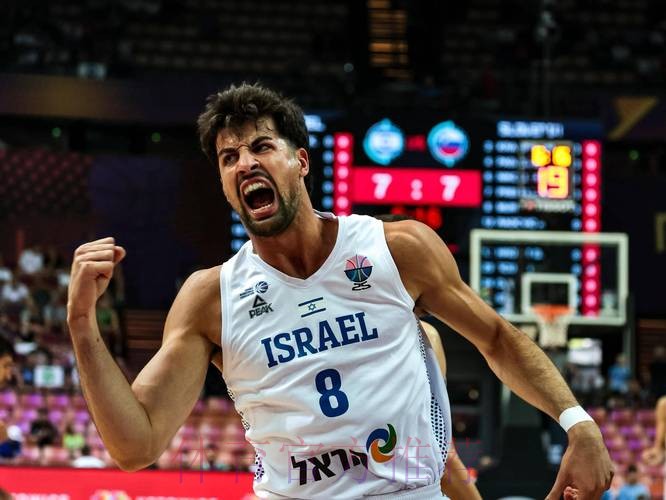 克林根谈阿夫迪亚脑后传球：他有时会这样做，我预判到了