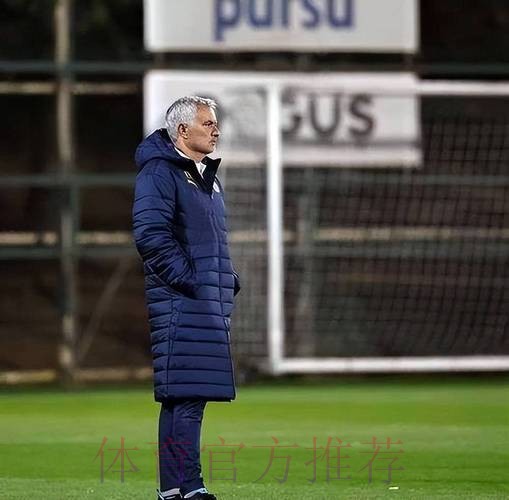 六台：安切洛蒂是世界最佳教练 穆里尼奥在他身后